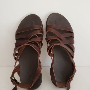 Women leather sandals